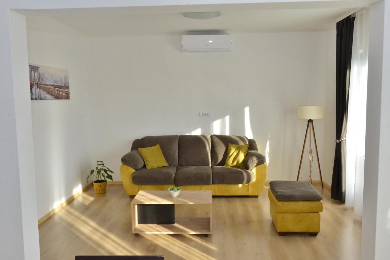 Milosavljevic Apartments Tivat Exterior photo